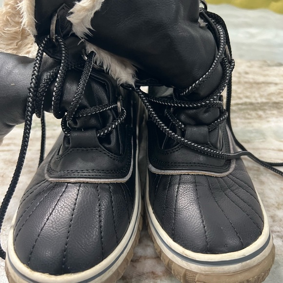 Steve Madden Shoes - Steve Madden Women Boots Size 9